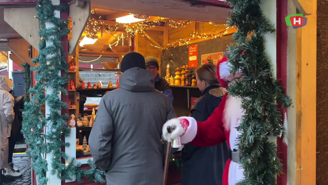 (+) Regntung julemarked-åpning i Steinparken